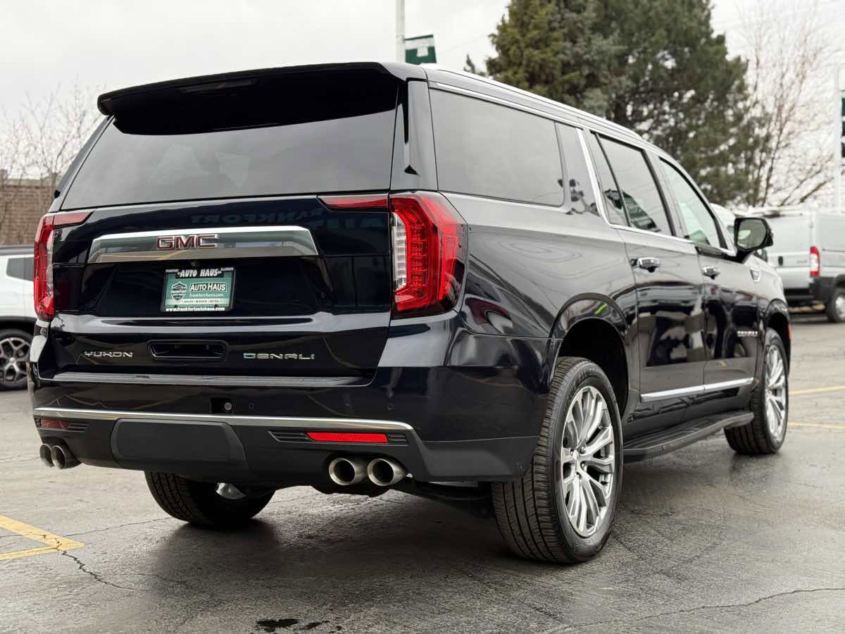 Used 2021 GMC Yukon XL Denali image 9