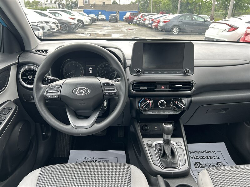 Used 2022 Hyundai Kona SE AWD/4WD image 11