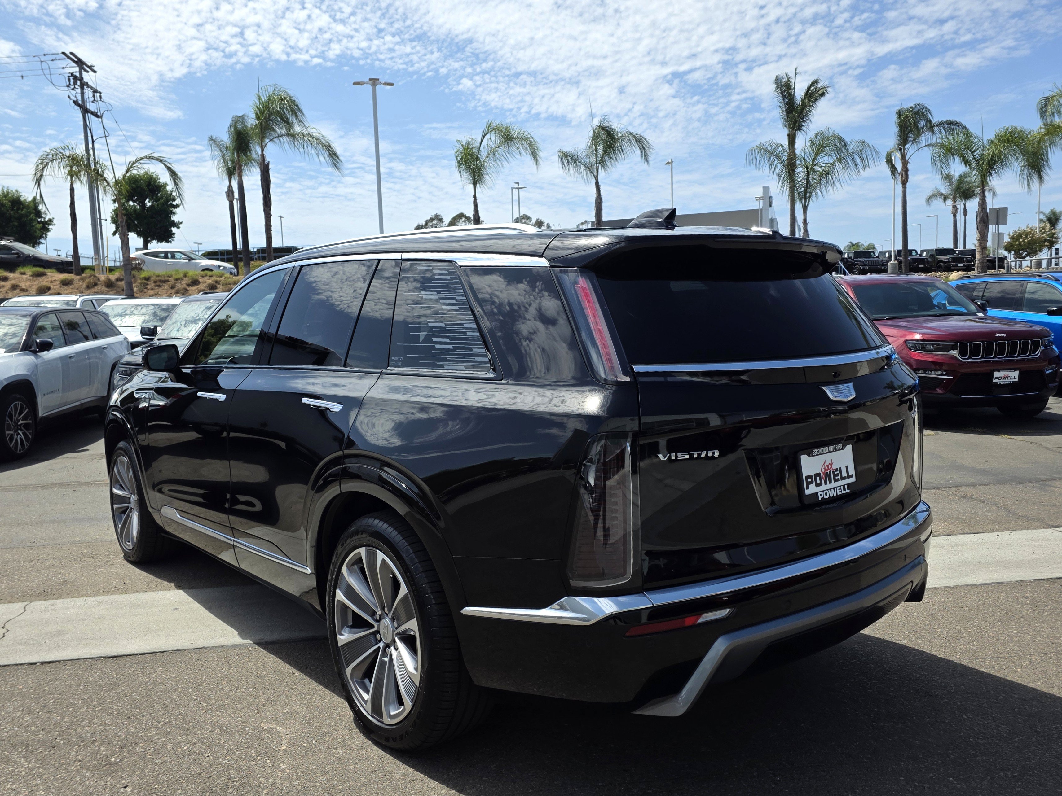 Used 2026 Cadillac Vistiq Luxury w/ LPO, Premium Carpet Package AWD/4WD image 3