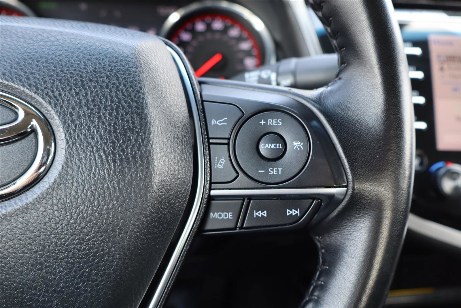 Used 2019 Toyota Camry XSE image 17