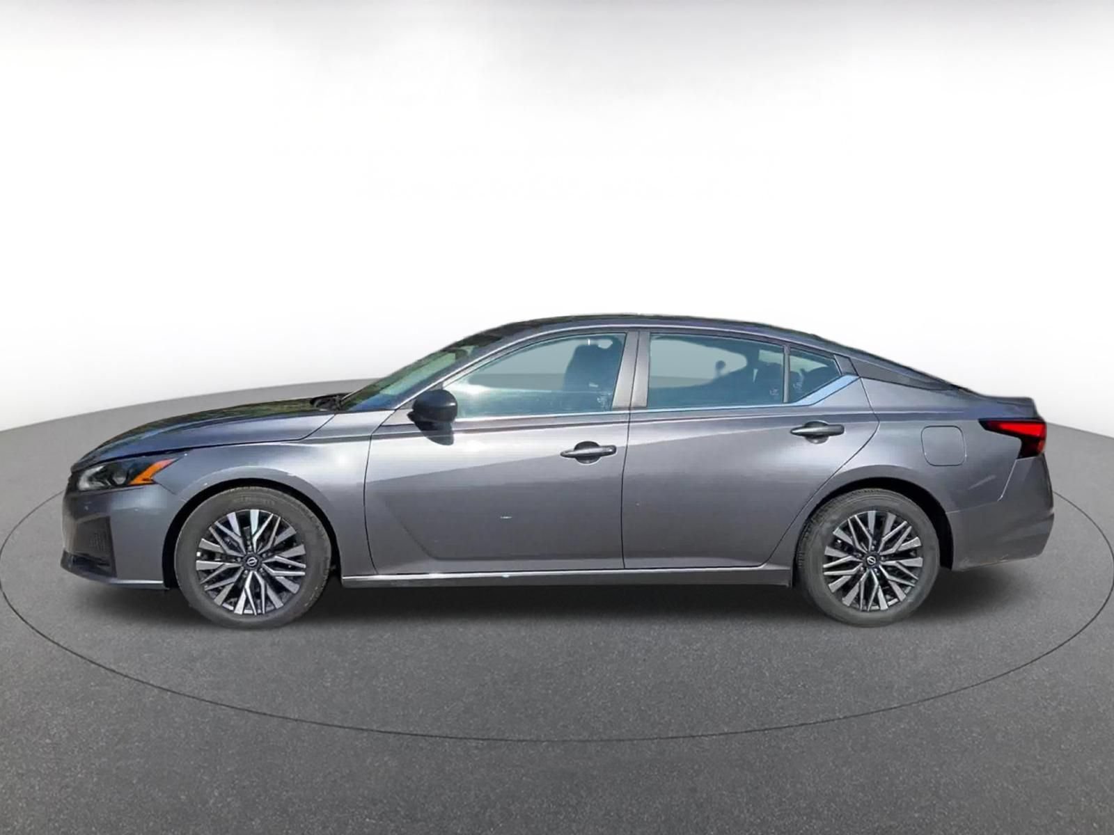 Used 2026 Nissan Altima 2.5 SV FWD image 9