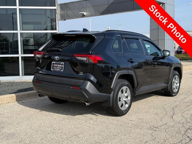 Used 2019 Toyota RAV4 LE AWD/4WD video 3