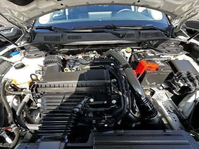Certified 2023 Lincoln Corsair AWD image 32