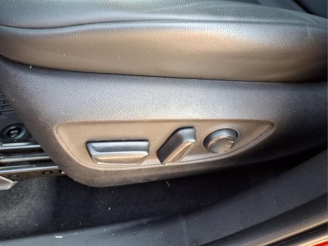 Used 2022 Toyota Highlander XLE AWD/4WD image 16