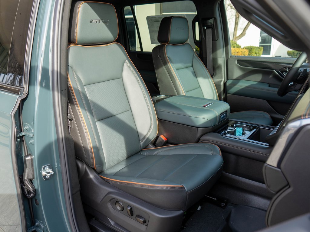 New 2026 GMC Yukon XL AT4 w/ AT4 Premium Package image 9