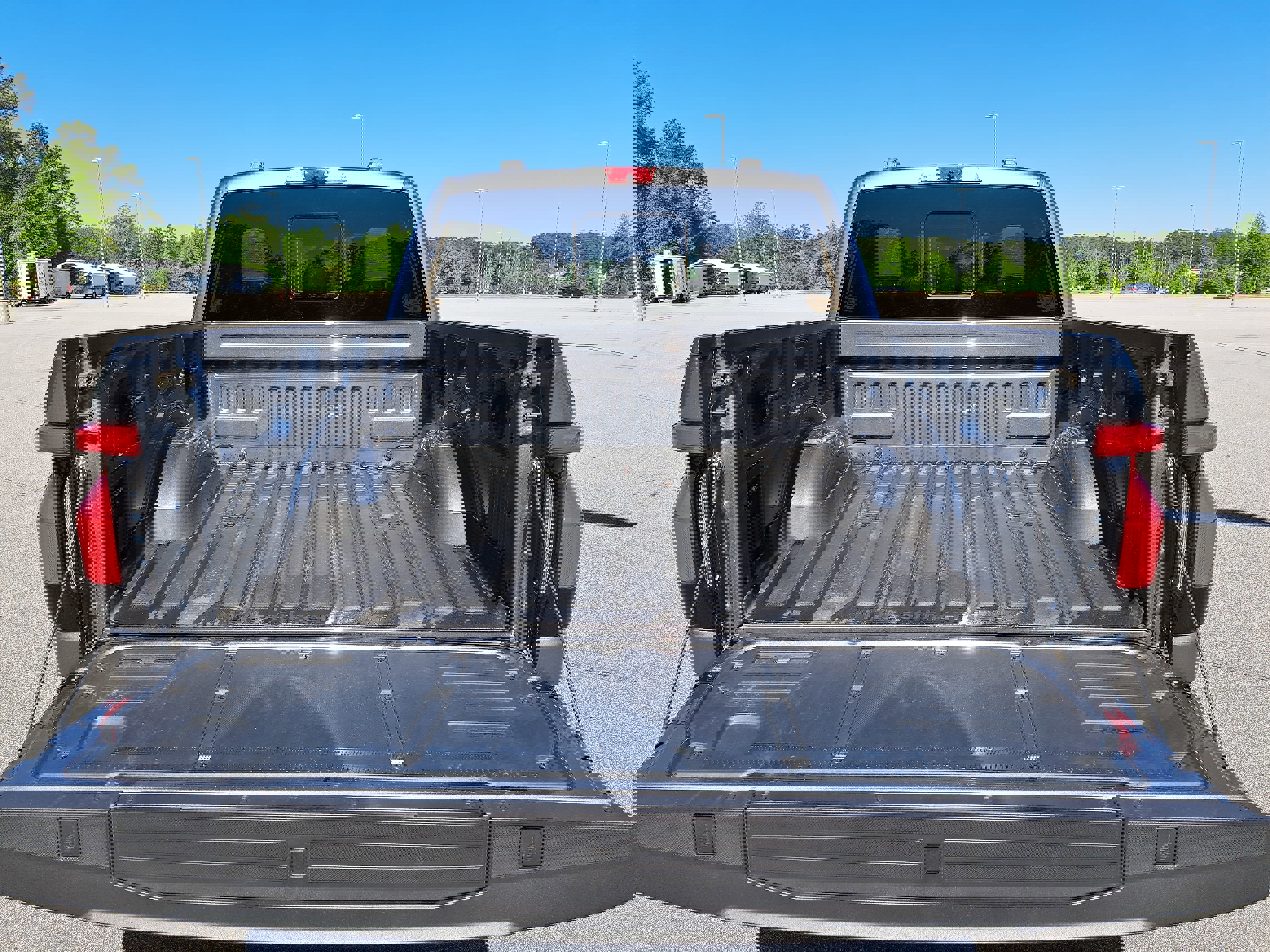 Used 2023 Ford F150 Lightning Platinum AWD/4WD image 12