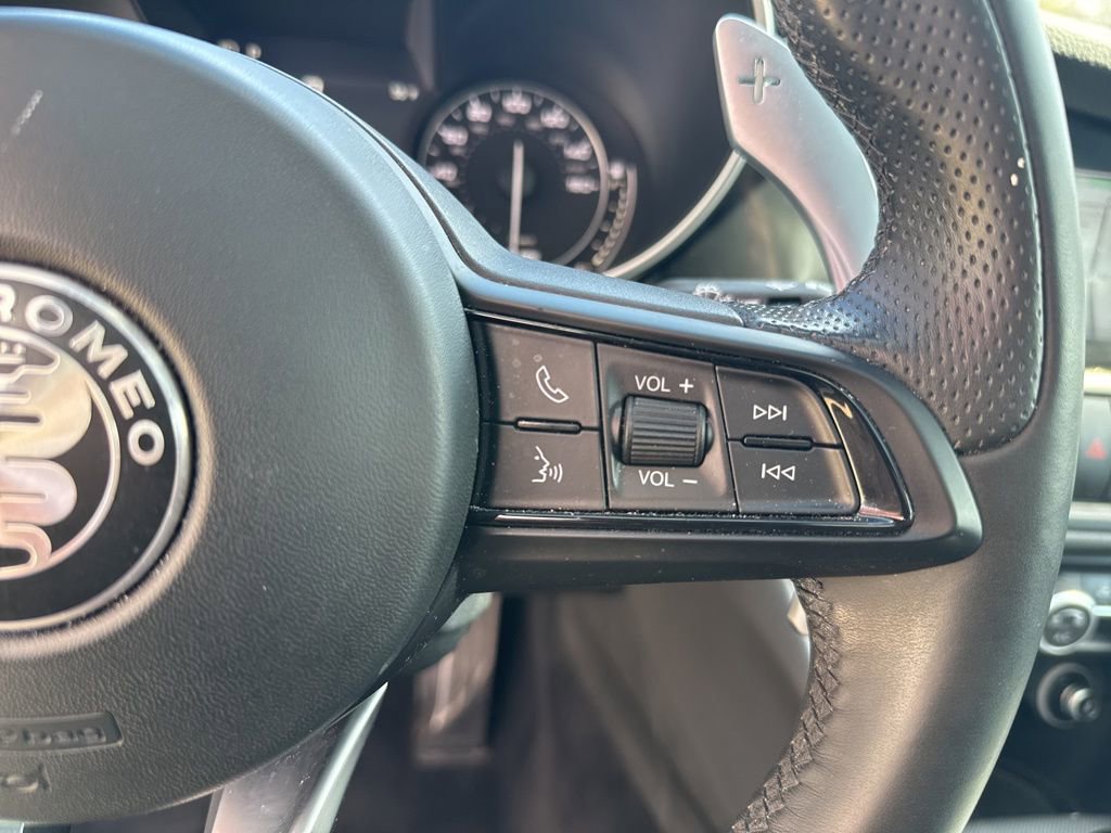 Used 2023 Alfa Romeo Giulia Veloce image 31
