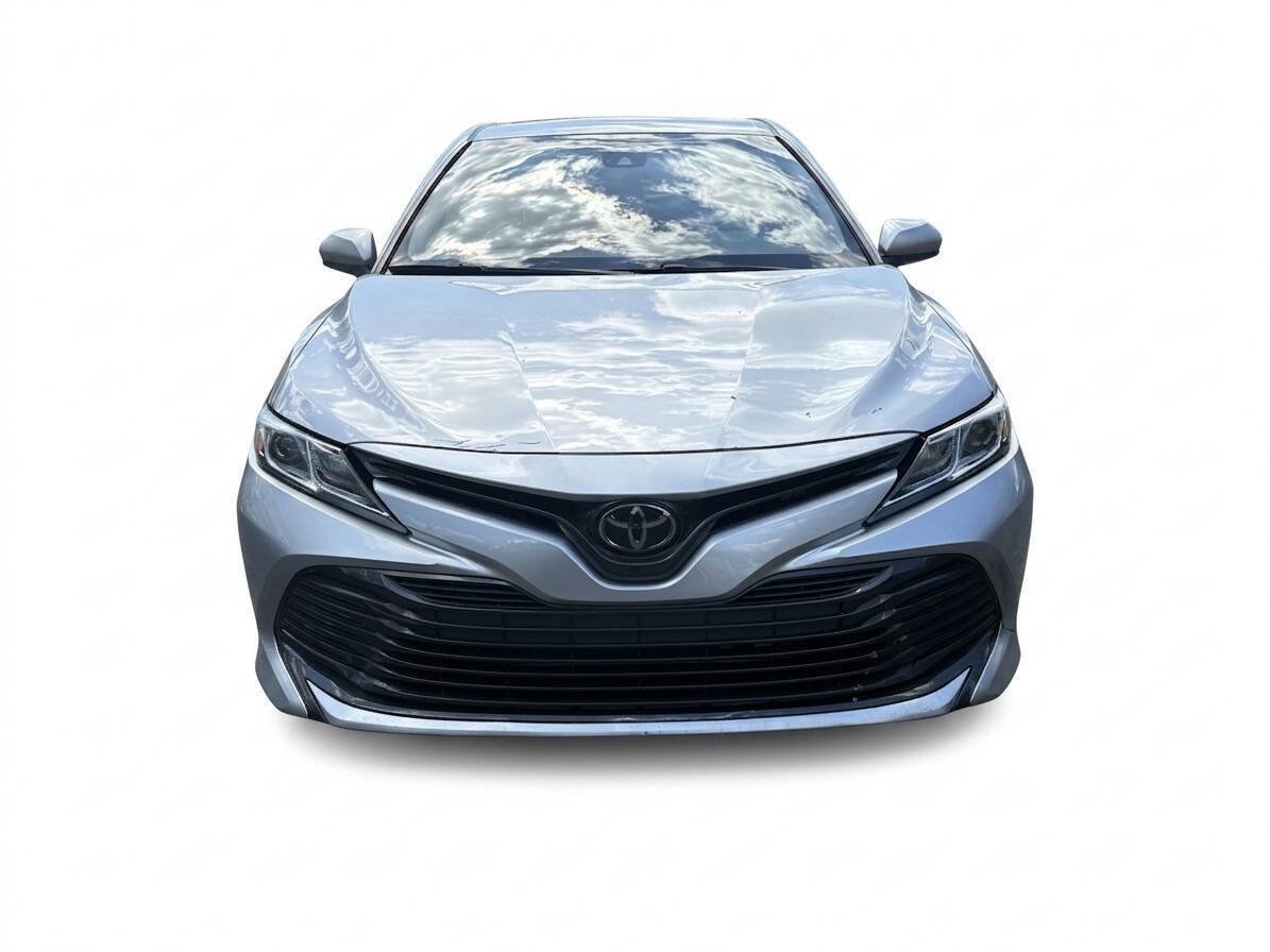 Used 2019 Toyota Camry LE FWD image 2