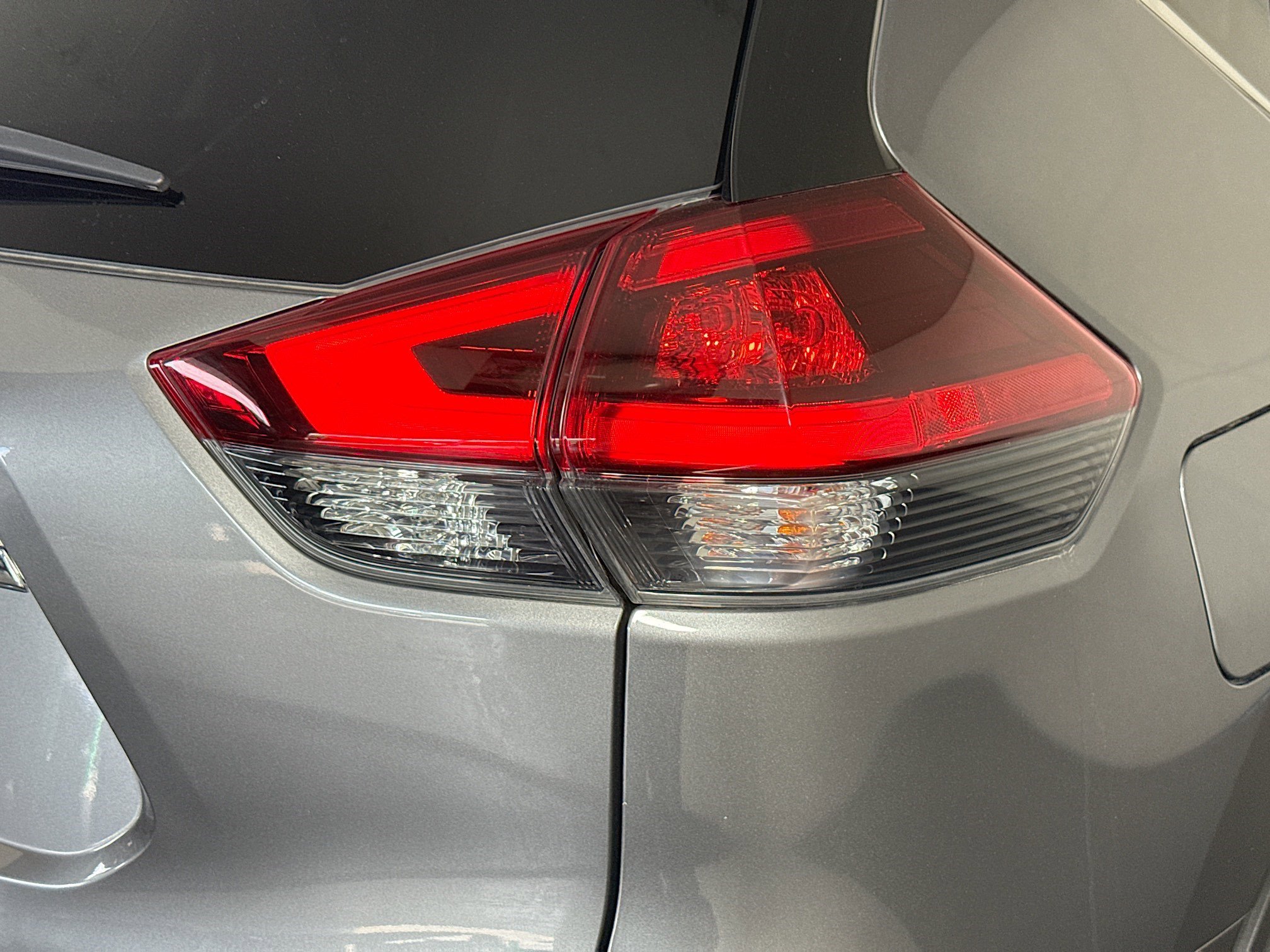 Used 2018 Nissan Rogue SV w/ Sun & Sound Touring Package image 34