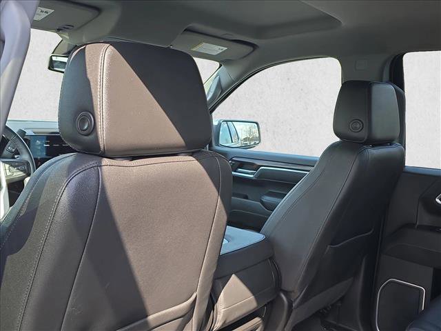 Used 2023 GMC Sierra 1500 SLT AWD/4WD image 17