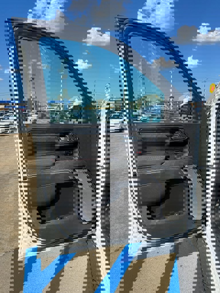 Used 2024 GMC Sierra 1500 AT4X image 8