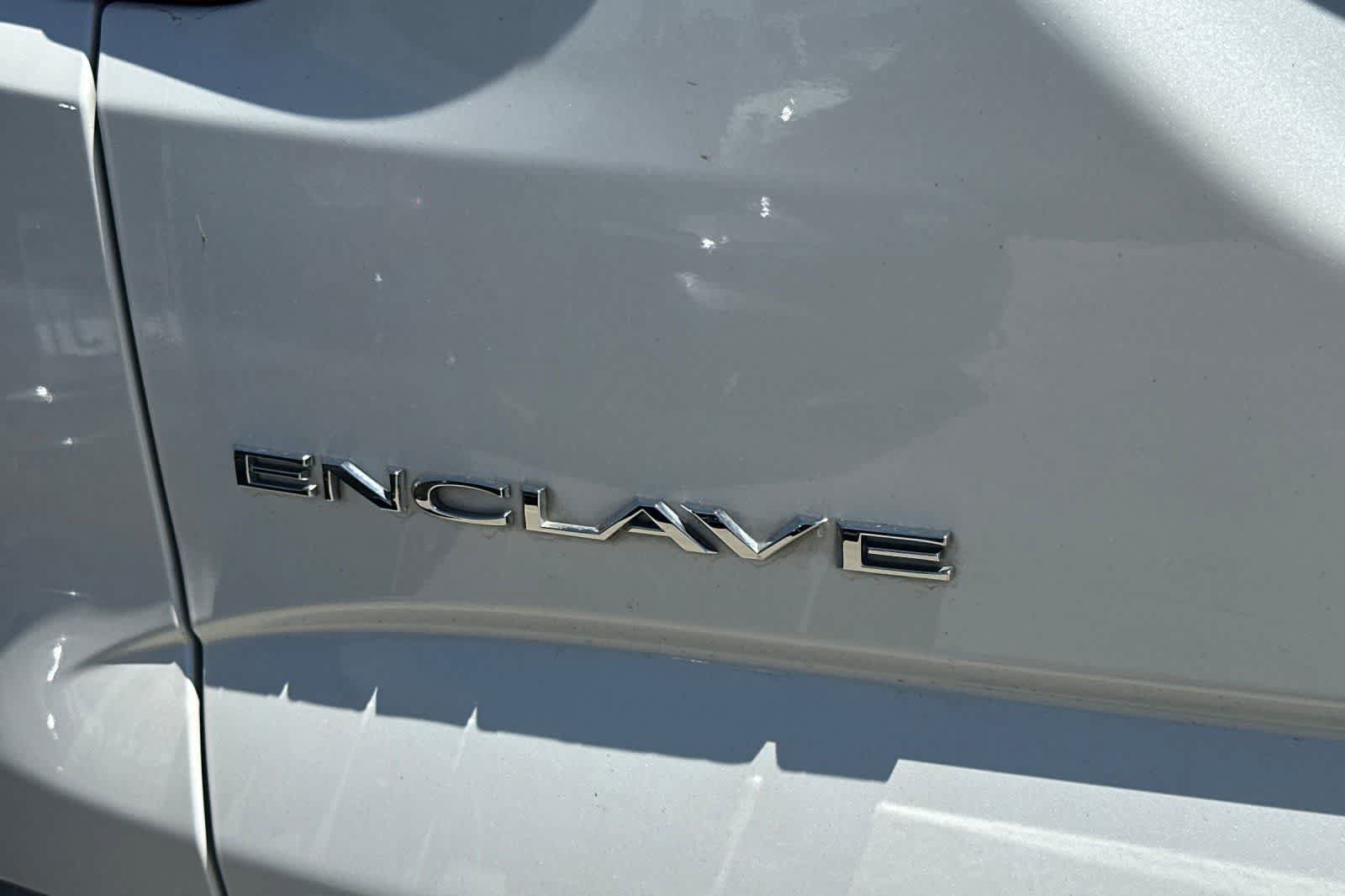 Used 2020 Buick Enclave Premium w/ Sun and Sites Package FWD image 13