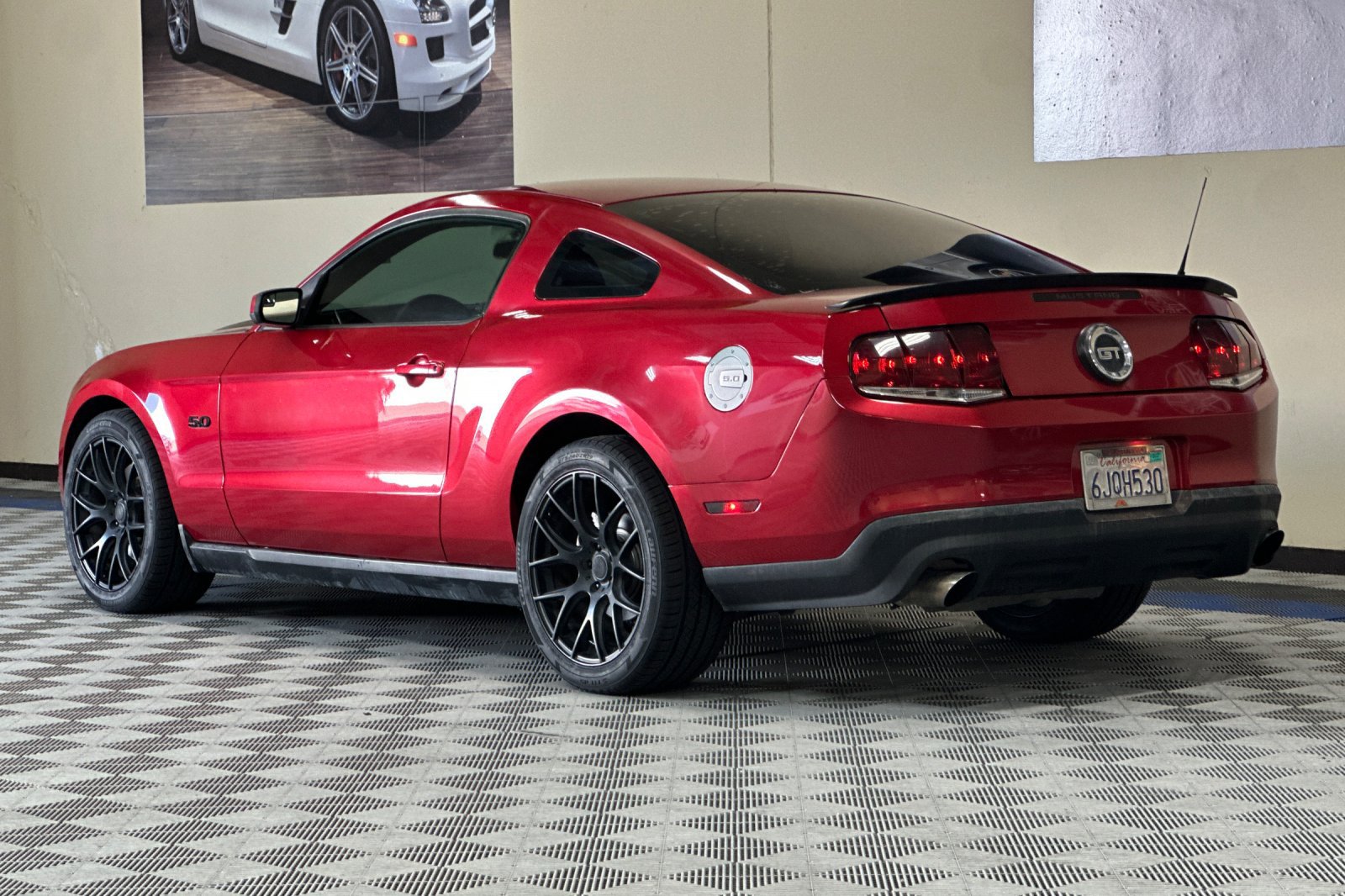 Used 2011 Ford Mustang GT RWD image 6