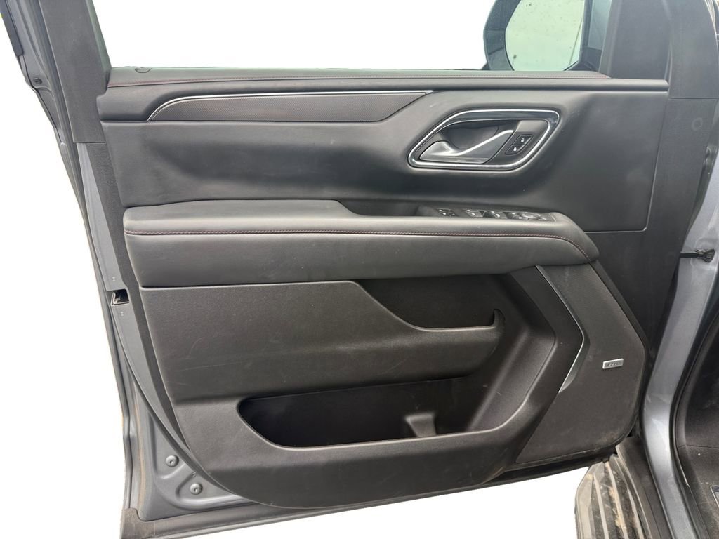 Used 2022 Chevrolet Tahoe RST w/ Luxury Package AWD/4WD image 25