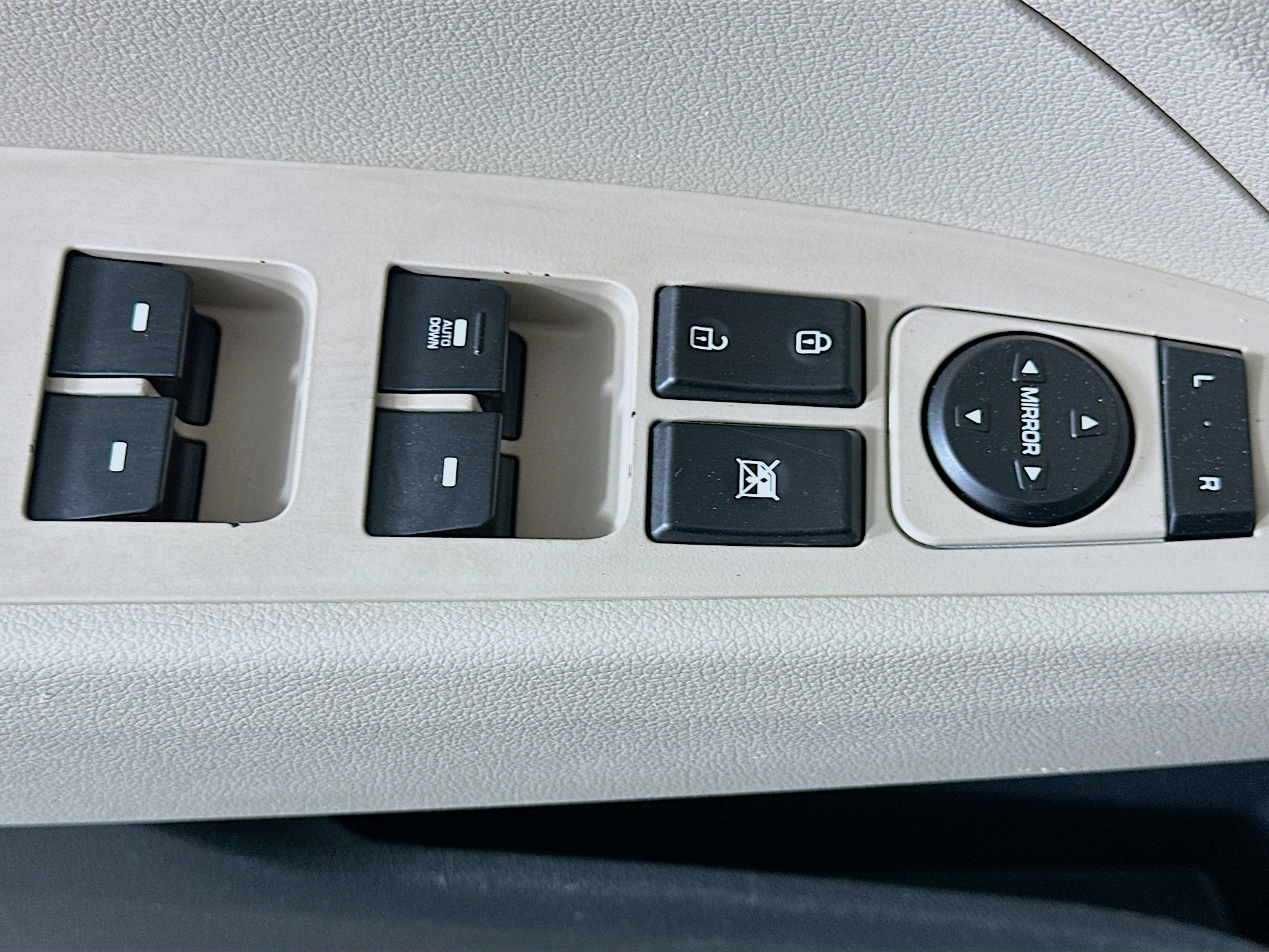 Used 2020 Hyundai Elantra SE image 15