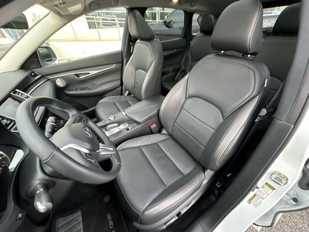 Certified 2025 INFINITI QX50 Luxe image 15