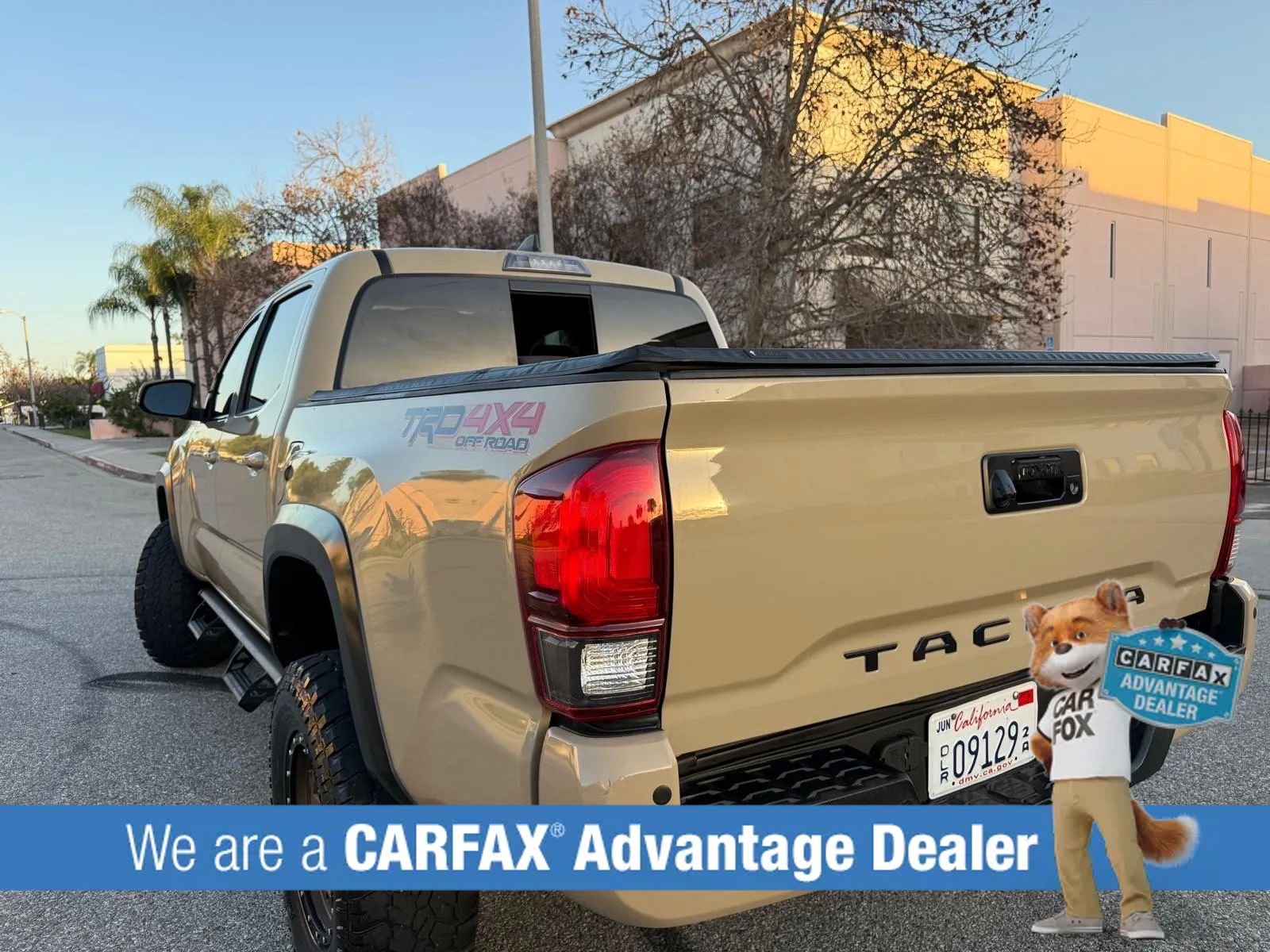 Used 2017 Toyota Tacoma TRD Off-Road w/ Premium & Technology Package image 17