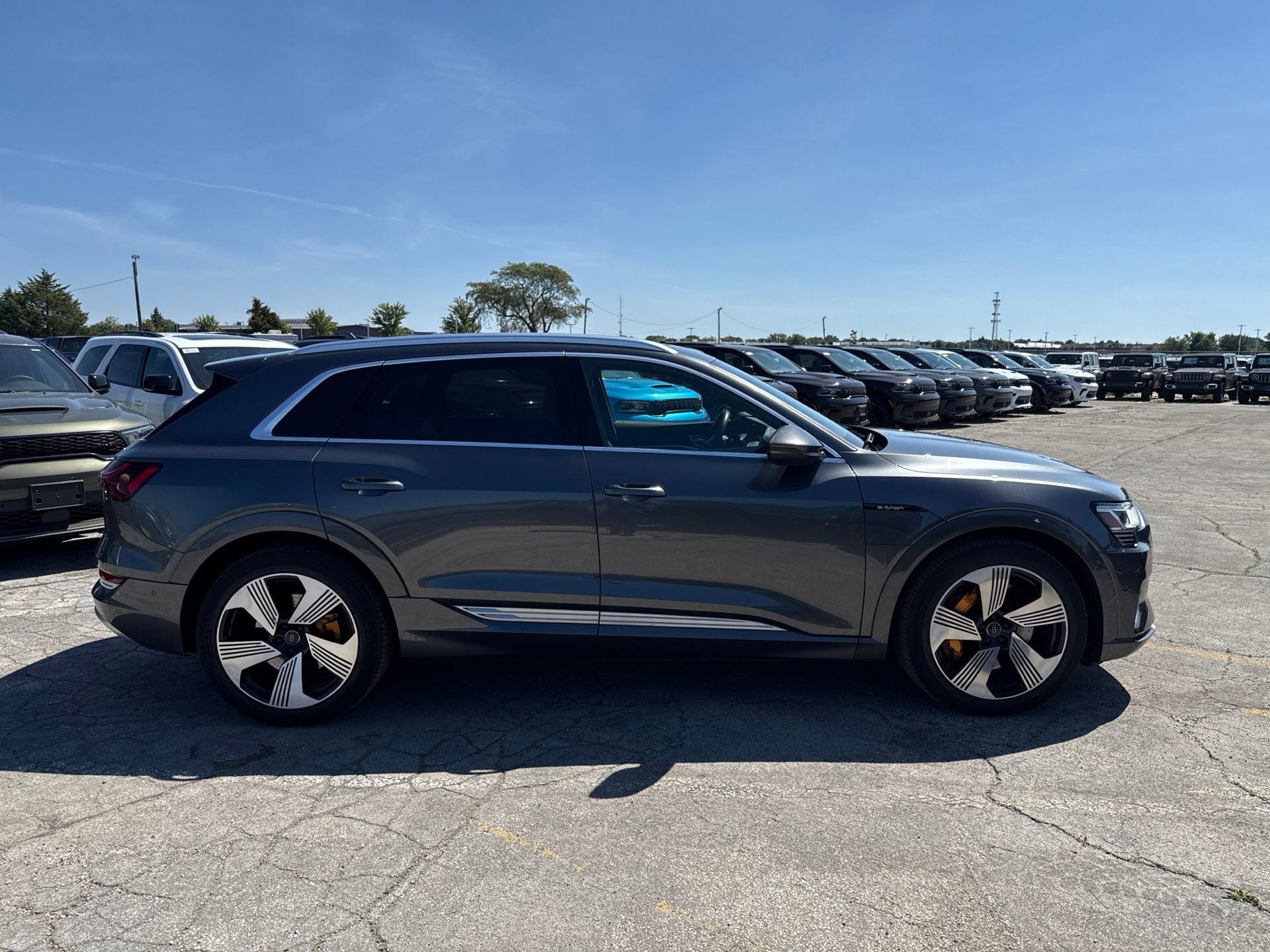Used 2019 Audi e-tron Prestige w/ Prestige Package AWD/4WD image 5