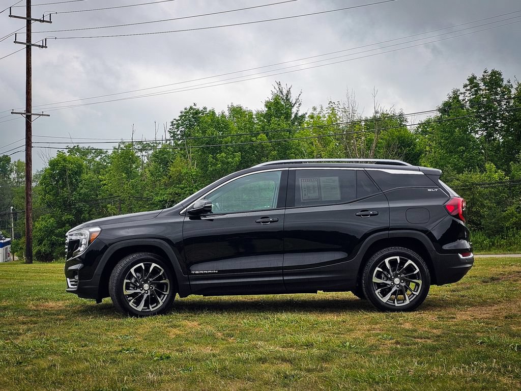 Used 2023 GMC Terrain SLT w/ Infotainment Package II AWD/4WD image 7