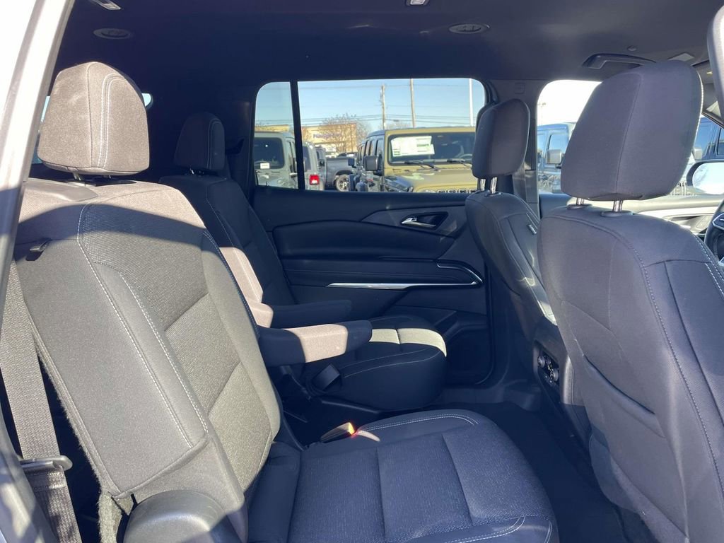 Used 2024 Chevrolet Traverse LT image 17