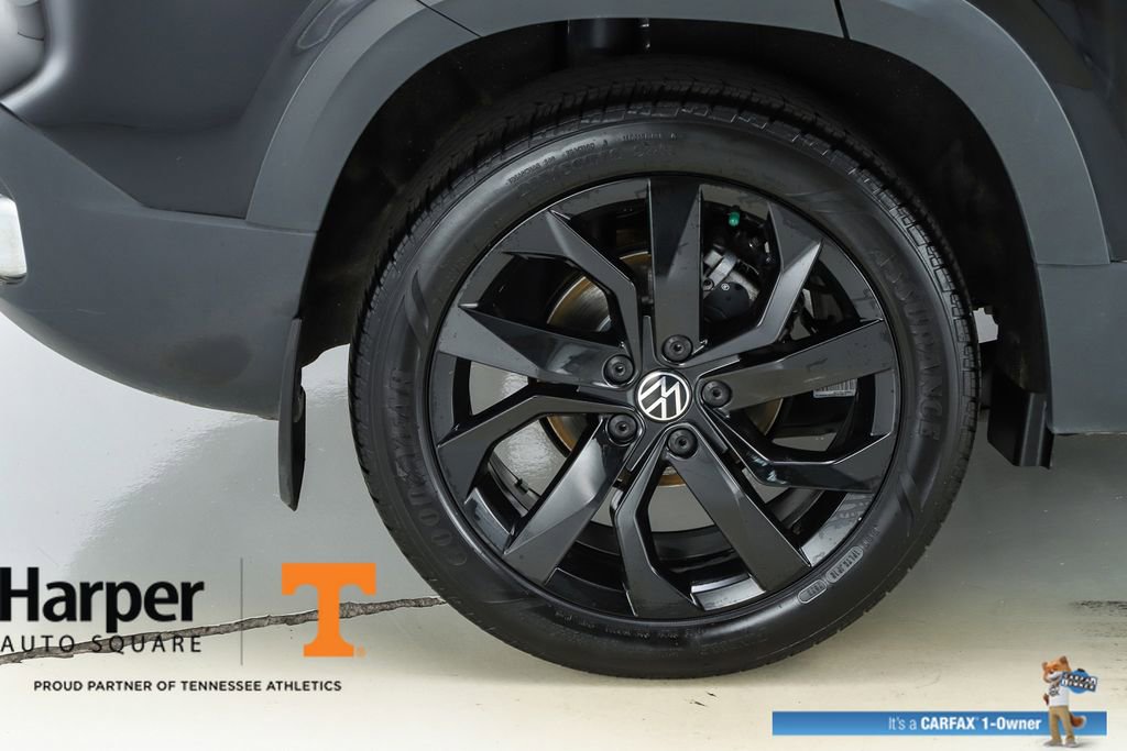 Used 2023 Volkswagen Taos SE w/ Panoramic Sunroof Package image 13