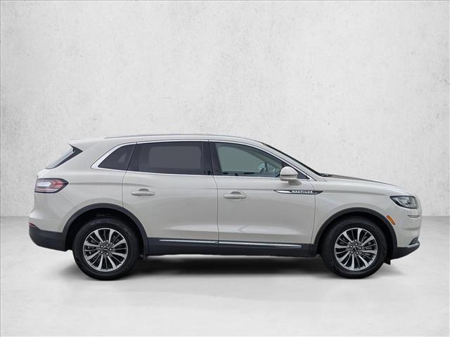 Used 2022 Lincoln Nautilus Reserve AWD/4WD image 4