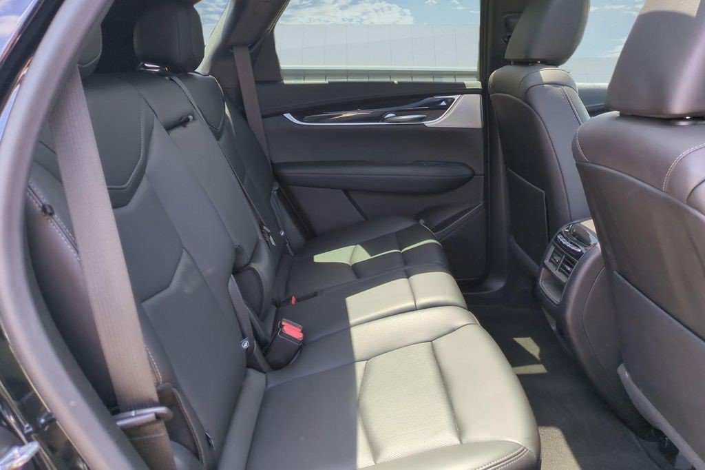 Certified 2023 Cadillac XT5 Premium Luxury FWD image 16
