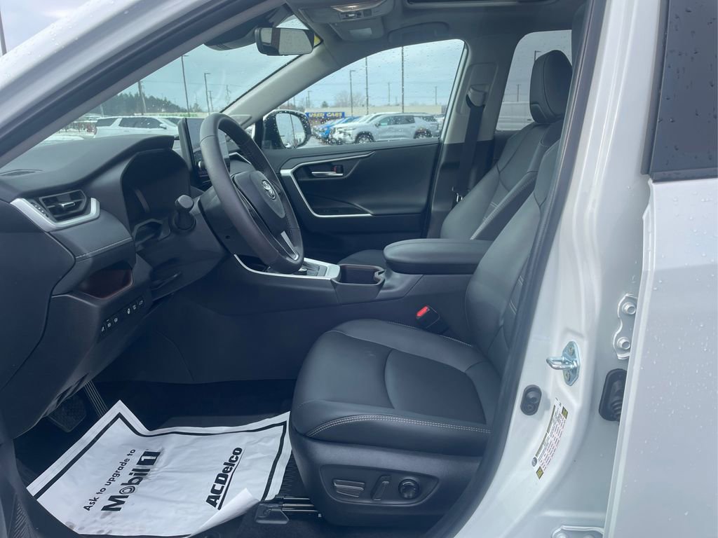 Used 2025 Toyota RAV4 Limited w/ Weather Package image 9