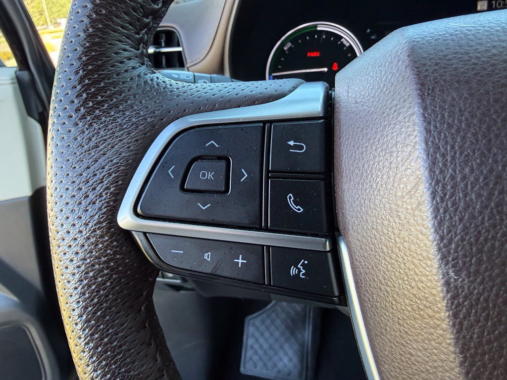 Used 2022 Toyota Sienna Platinum AWD/4WD image 22