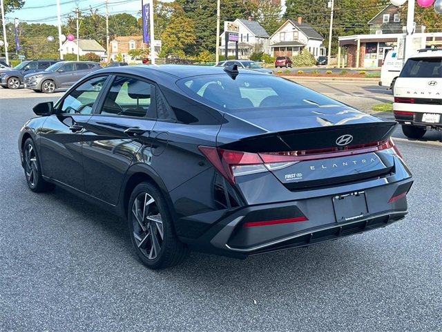 Certified 2025 Hyundai Elantra Sport w/ Cargo Package image 5