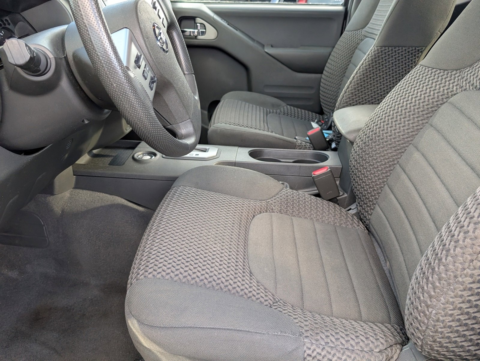 Used 2020 Nissan Frontier SV image 11