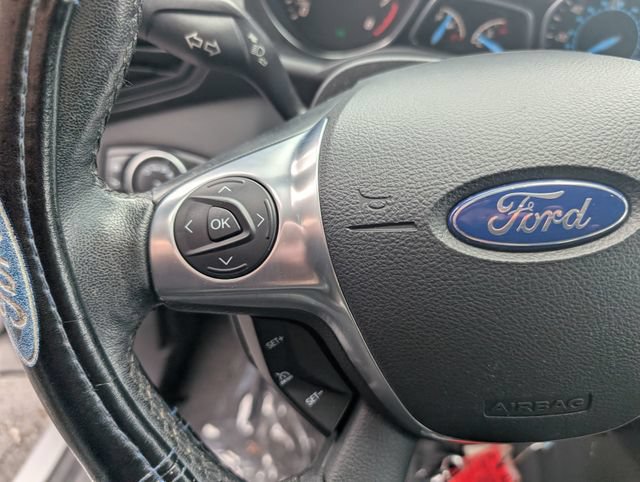 Used 2016 Ford Escape SE w/ SE Leather Comfort Package FWD image 17