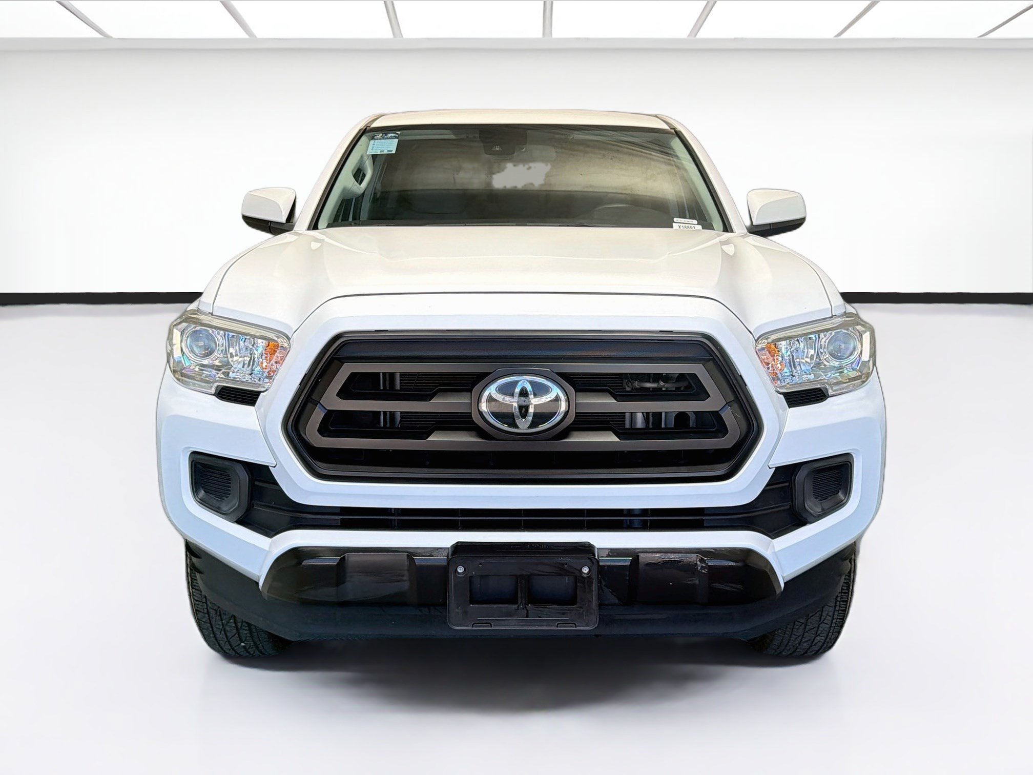 Used 2020 Toyota Tacoma SR RWD image 2
