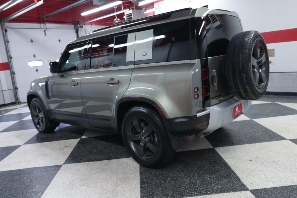 Used 2020 Land Rover Defender 110 SE image 6