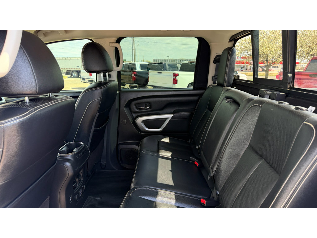 Used 2019 Nissan Titan PRO-4X w/ Pro-4x Convenience Package AWD/4WD image 19