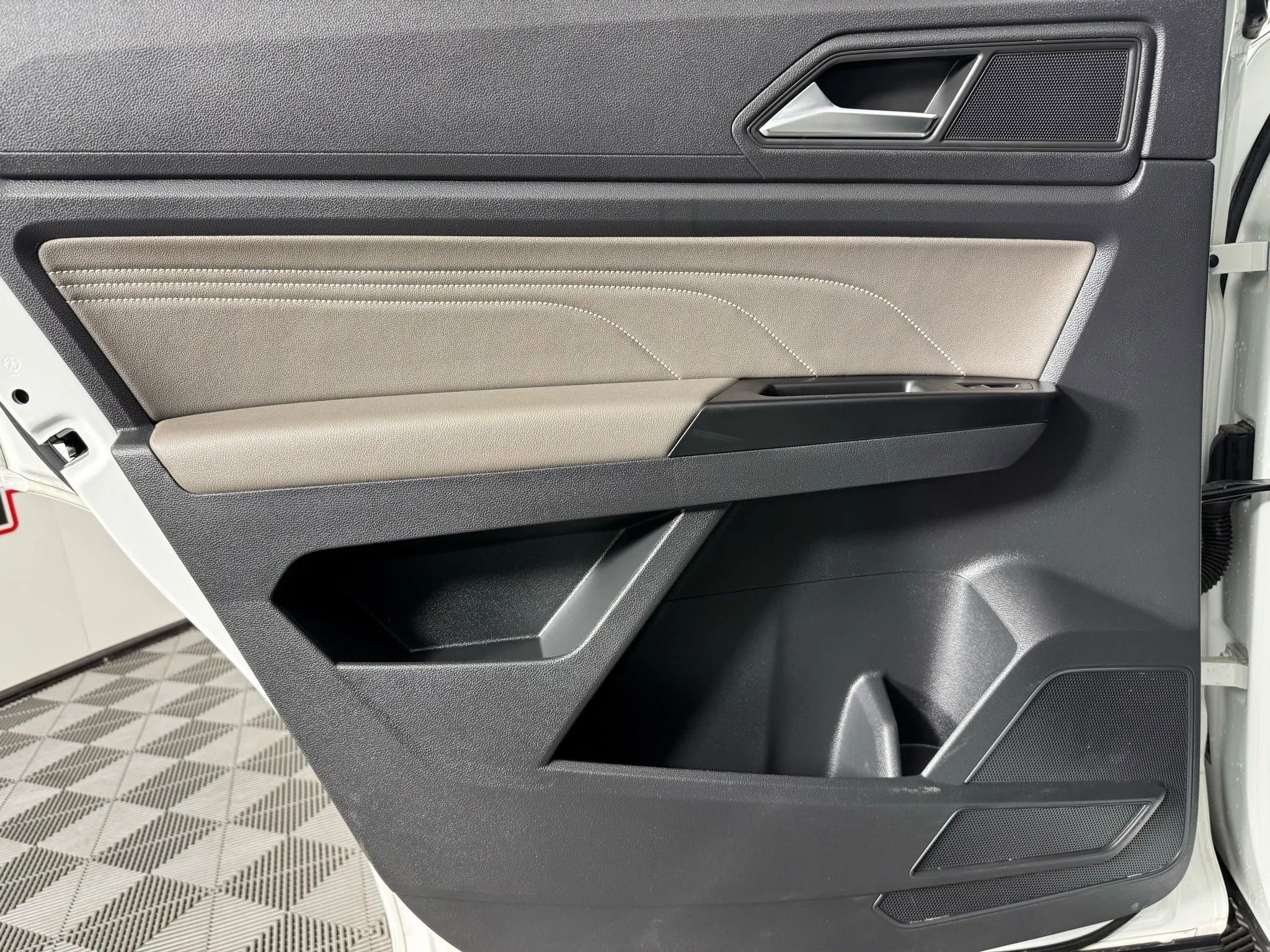 Used 2021 Volkswagen Atlas SE image 46