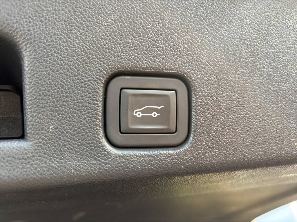 Used 2024 Chevrolet Traverse RS w/ LPO, Floor Liner Package FWD image 7