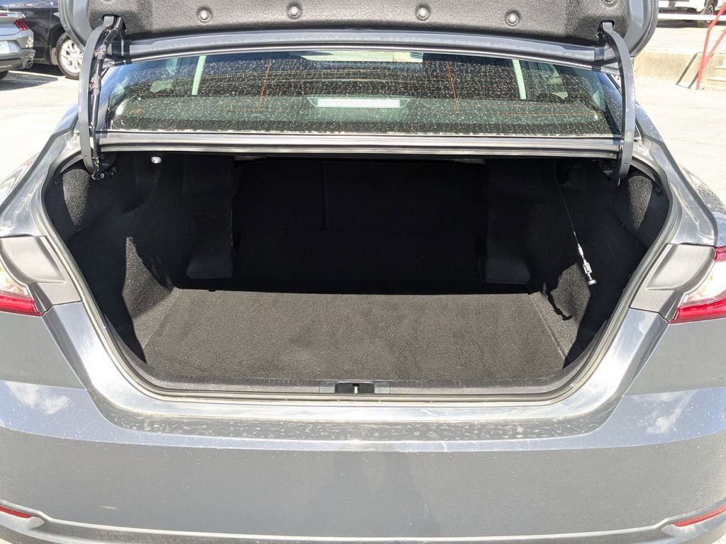 Used 2025 Toyota Camry LE image 28