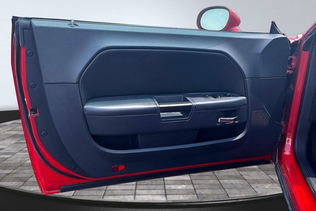 Used 2010 Dodge Challenger R/T RWD image 17