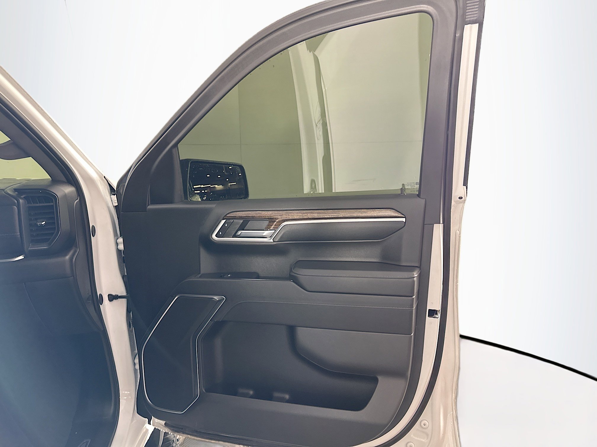 Used 2024 GMC Sierra 1500 Elevation image 29