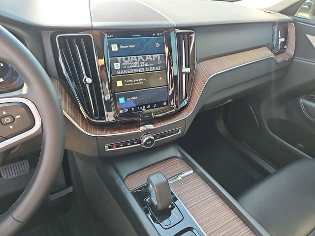 Used 2022 Volvo XC60 B5 Momentum w/ Climate Package image 11