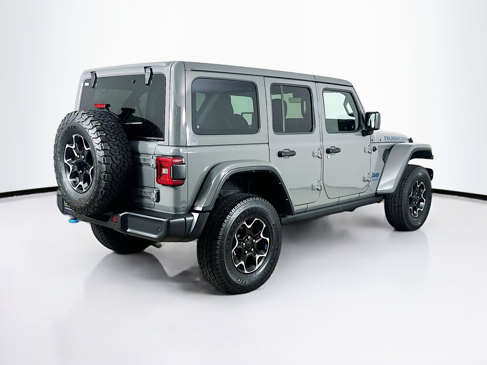 Used 2022 Jeep Wrangler Unlimited Rubicon 4xe w/ Cold Weather Group AWD/4WD image 9