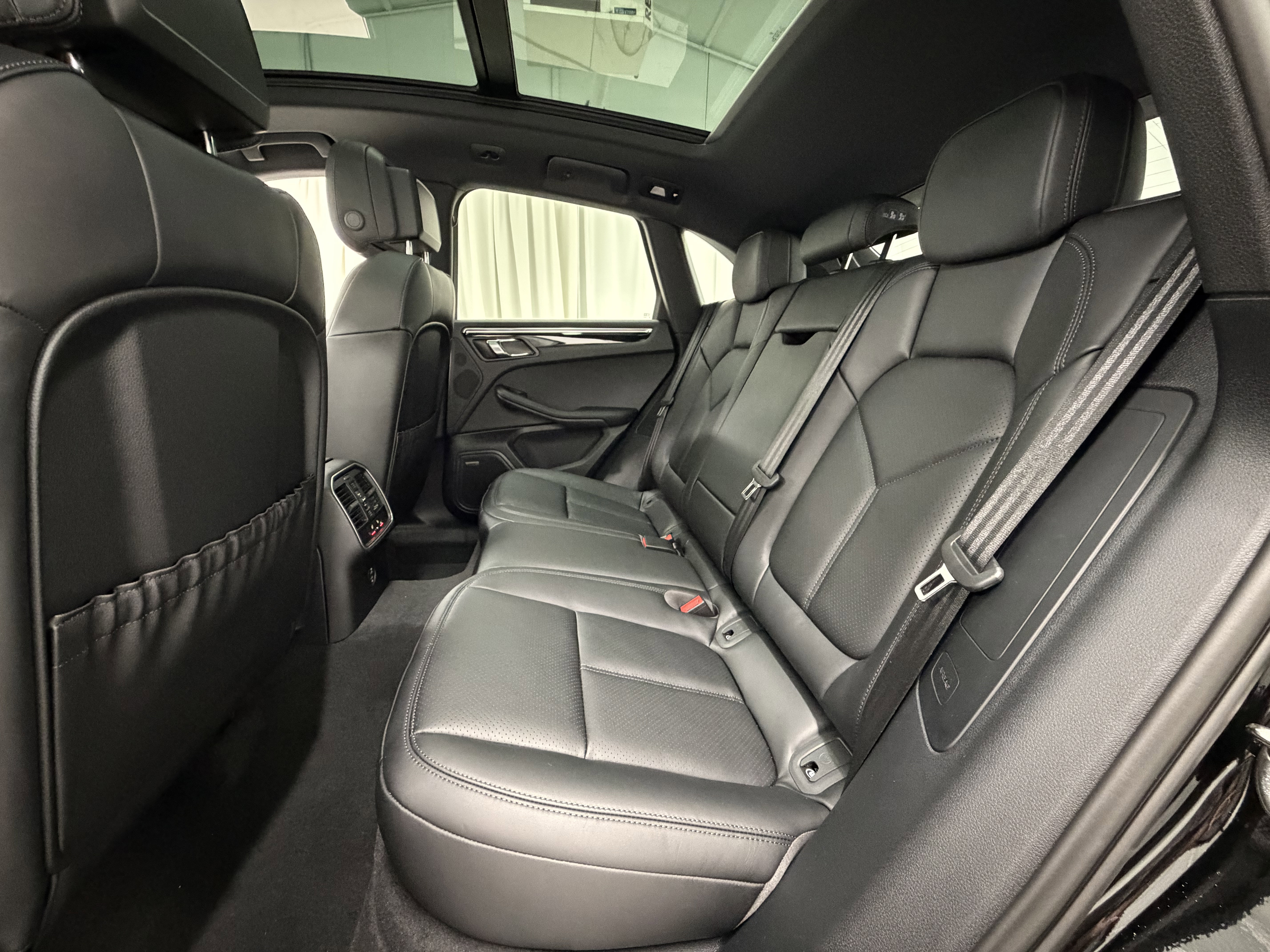 New 2026 Porsche Macan image 20