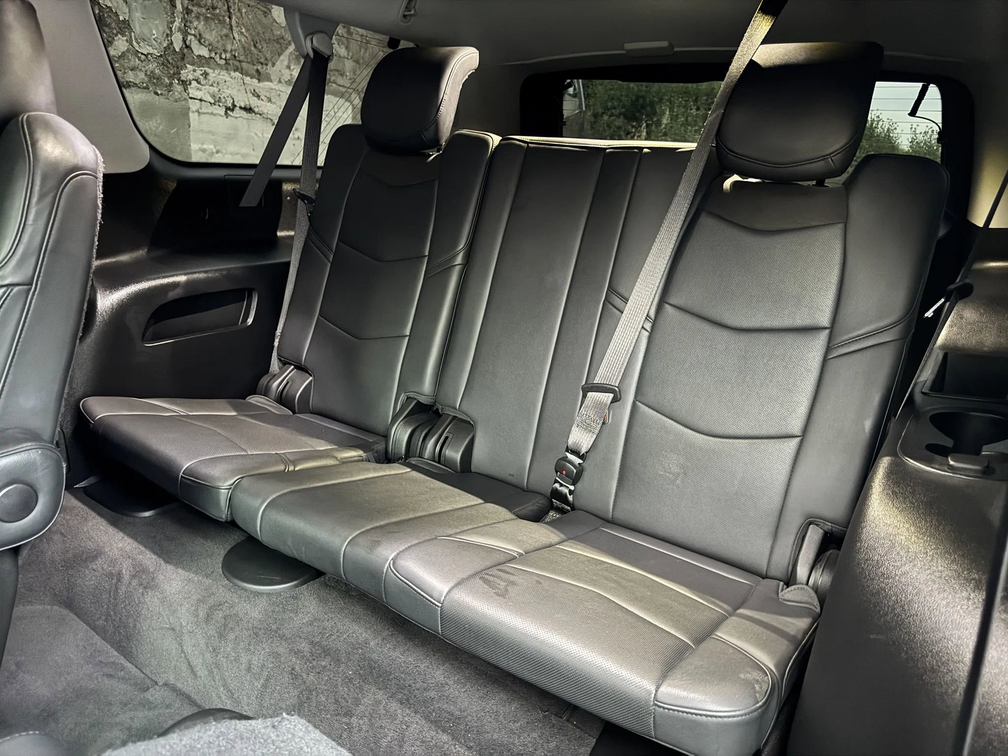 Used 2020 Cadillac Escalade ESV Premium Luxury w/ Escalade Sport Edition AWD/4WD image 38