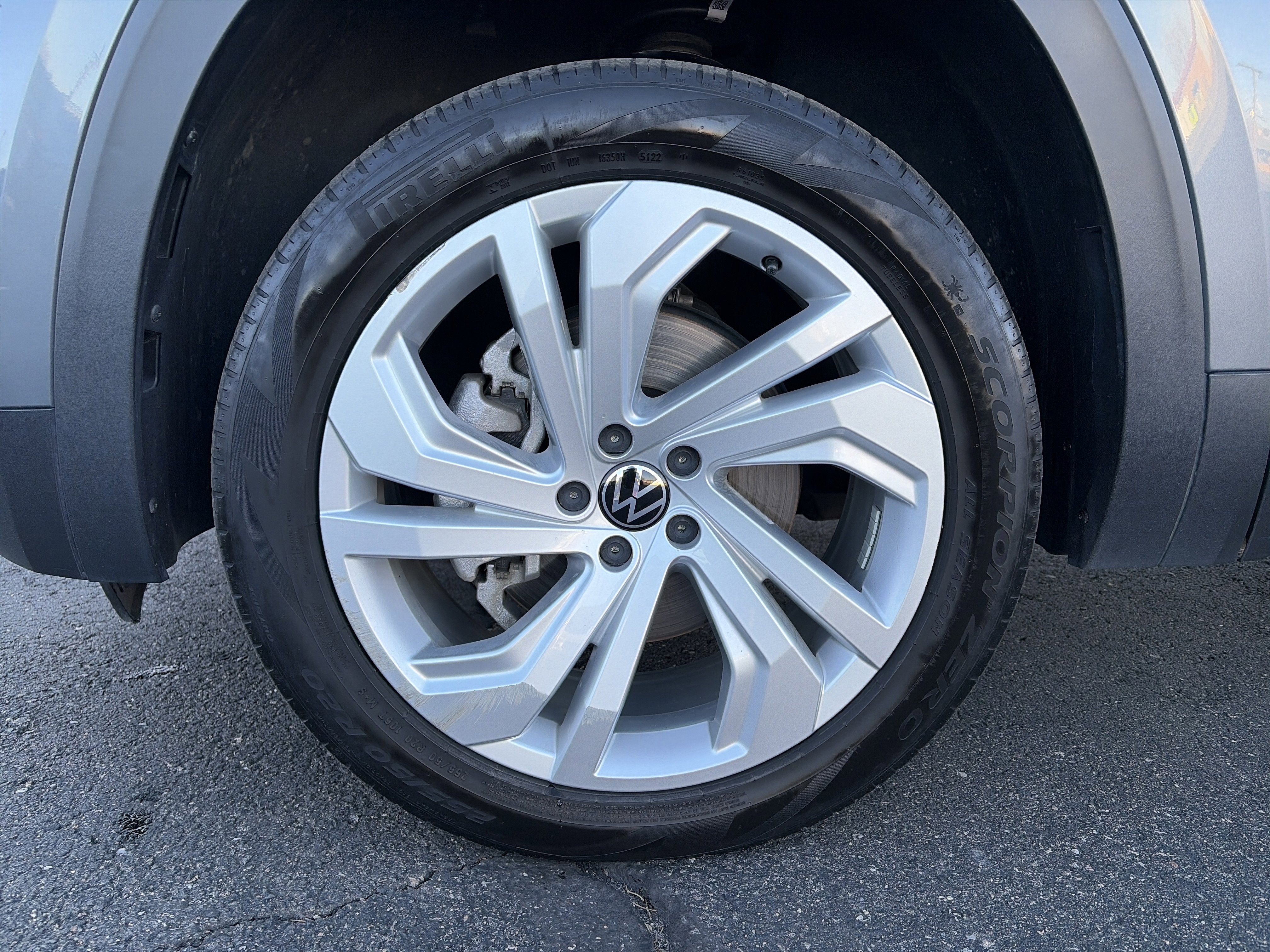 Used 2023 Volkswagen Atlas SE w/ Panoramic Sunroof Package image 11