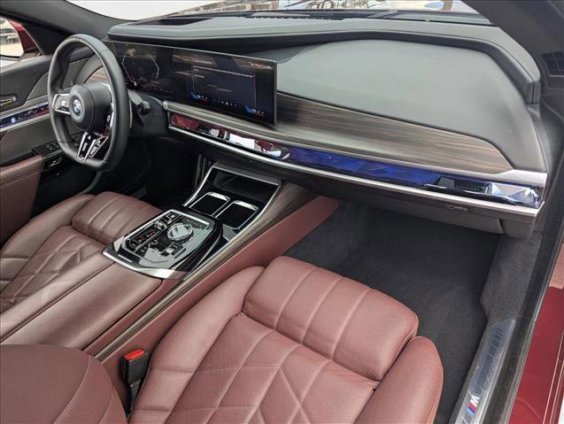 Used 2023 BMW 760i xDrive image 23