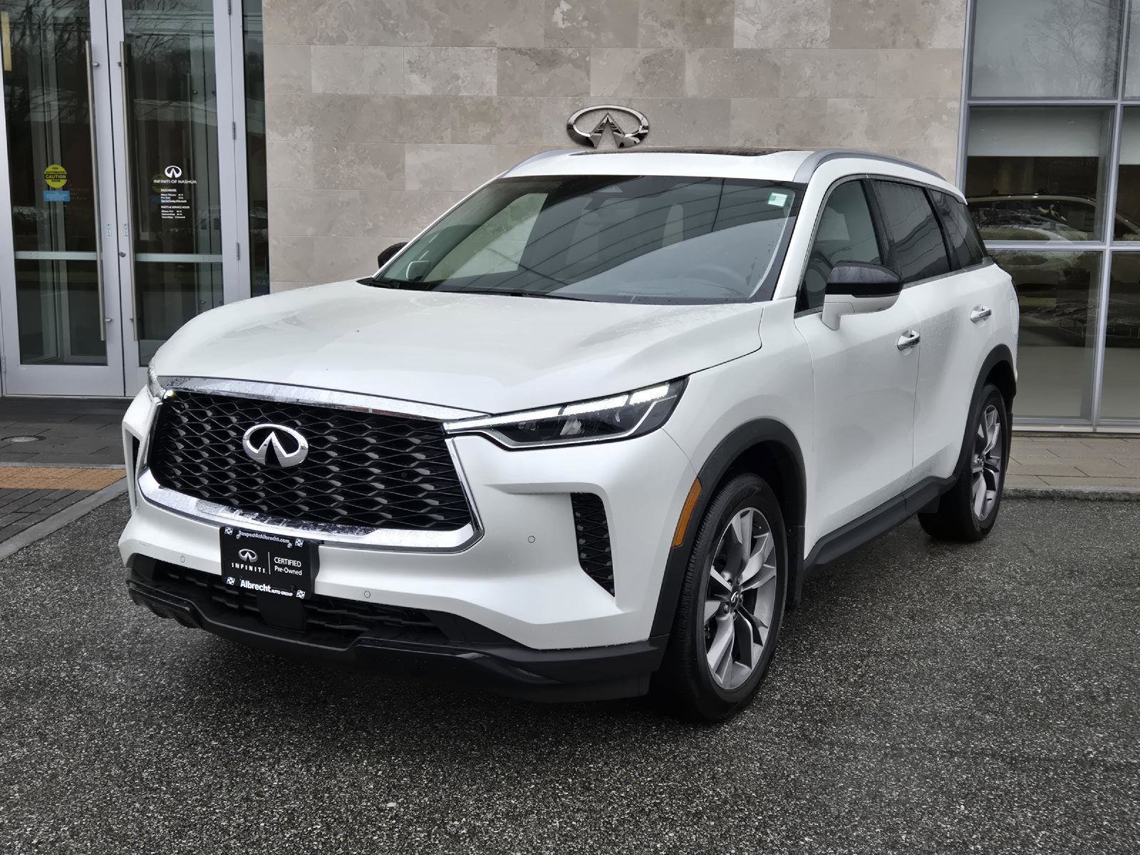 Certified 2025 INFINITI QX60 Luxe w/ Vision Package image 1