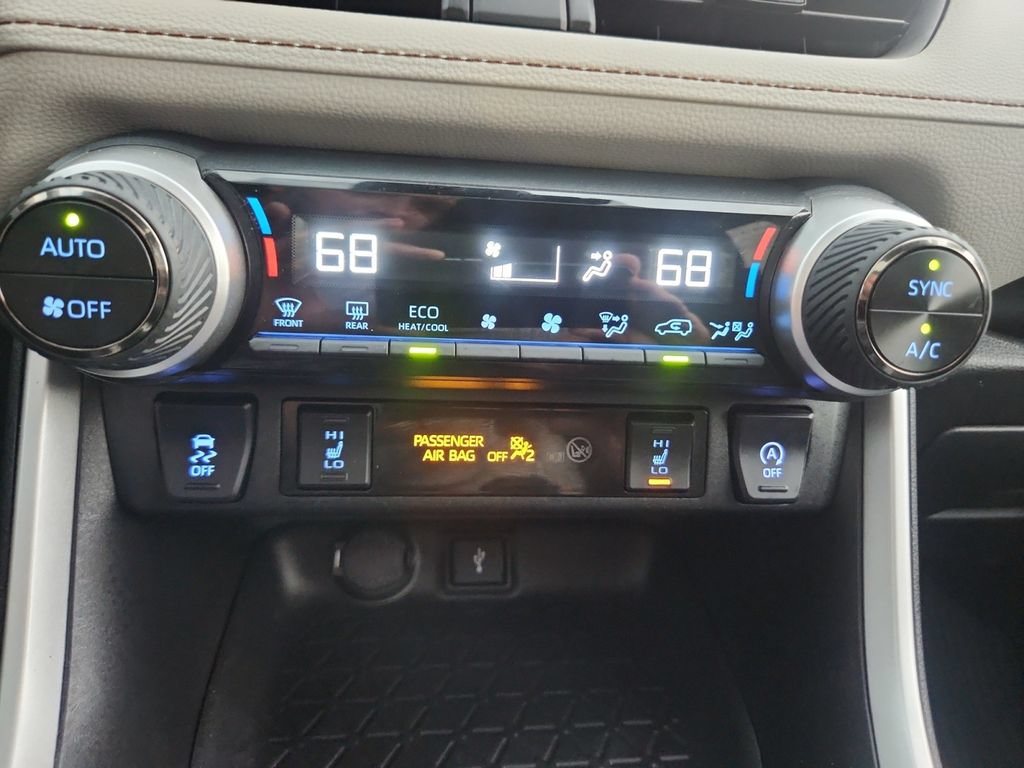 Used 2022 Toyota RAV4 XLE w/ Convenience Package AWD/4WD image 23