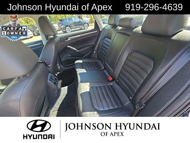 Used 2016 Volkswagen Passat 1.8T SEL Premium image 33
