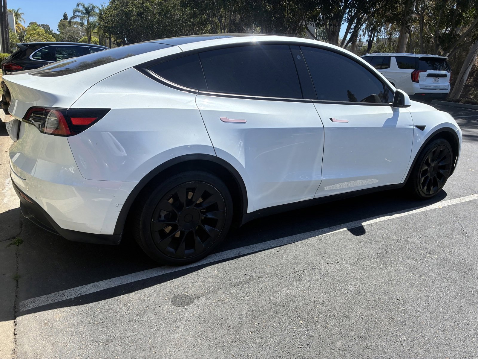 Used 2021 Tesla Model Y 2WD image 7